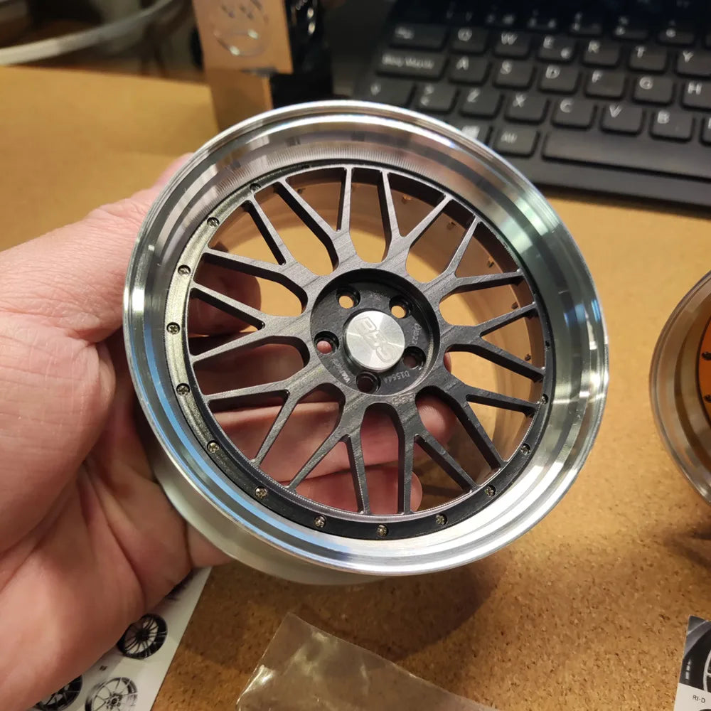 1:5 Scale Forged Wheel Model Set – Mini Alloy Rim Collectible with Display Stand